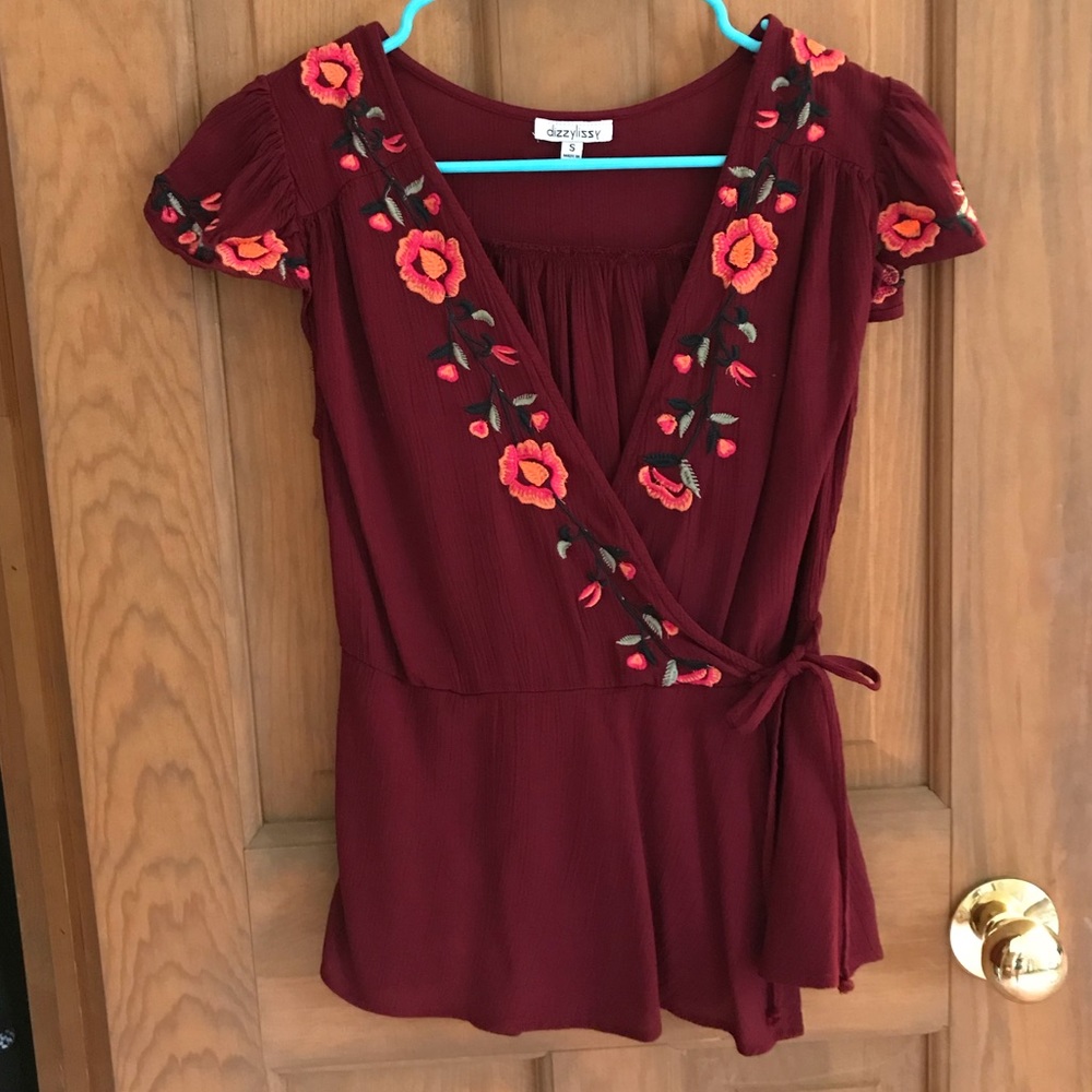 Dizzy Lizzy embroidered top